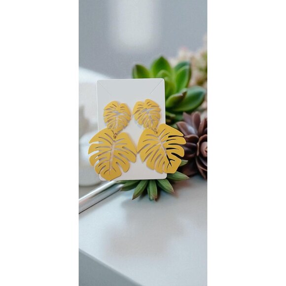 Set Of 4 Pairs of Unique Earrings (SKU#3073) - Picture 4 of 5